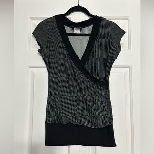 Vintage Y2K Thanx Black & White Polka Dot Surplice Cap-Sleeve Banded Hem Top